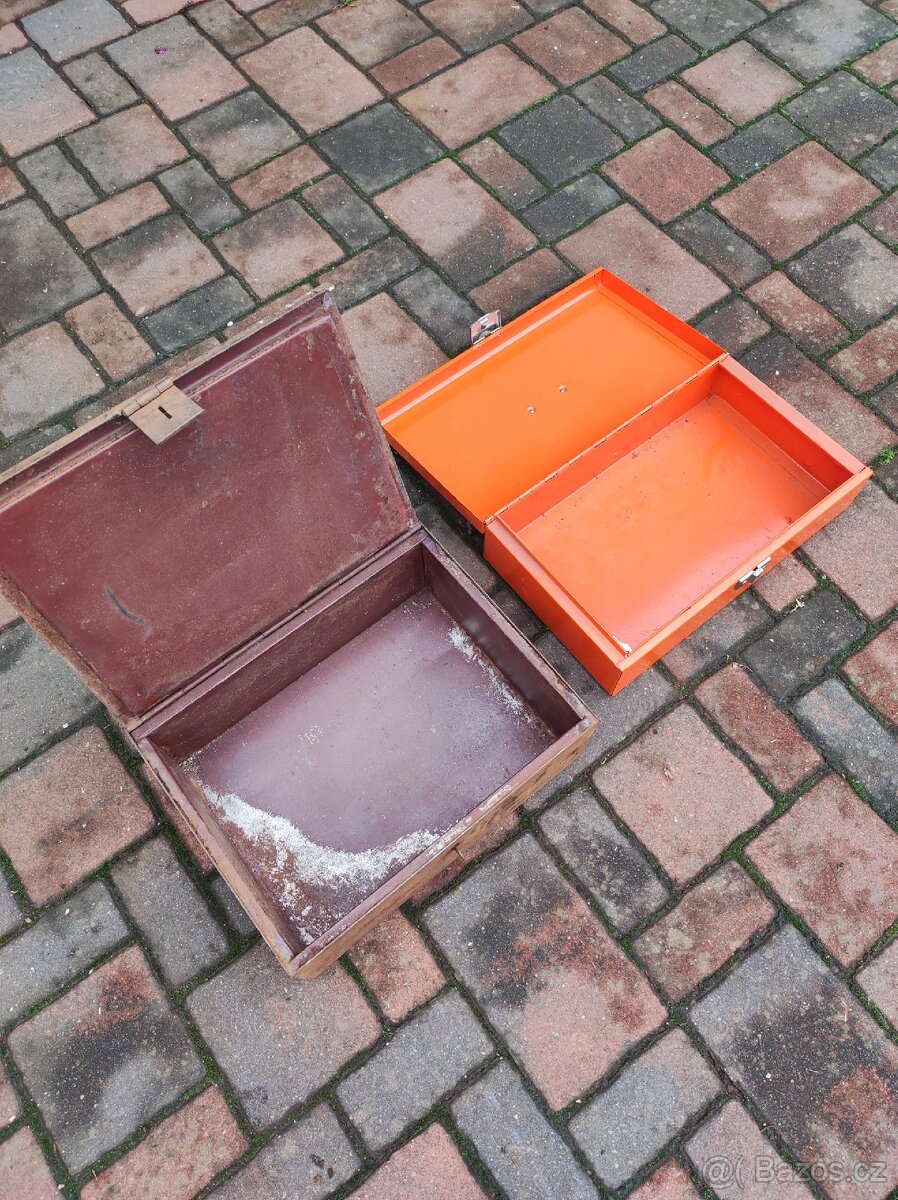 Trezor + plechový kufřík - 3