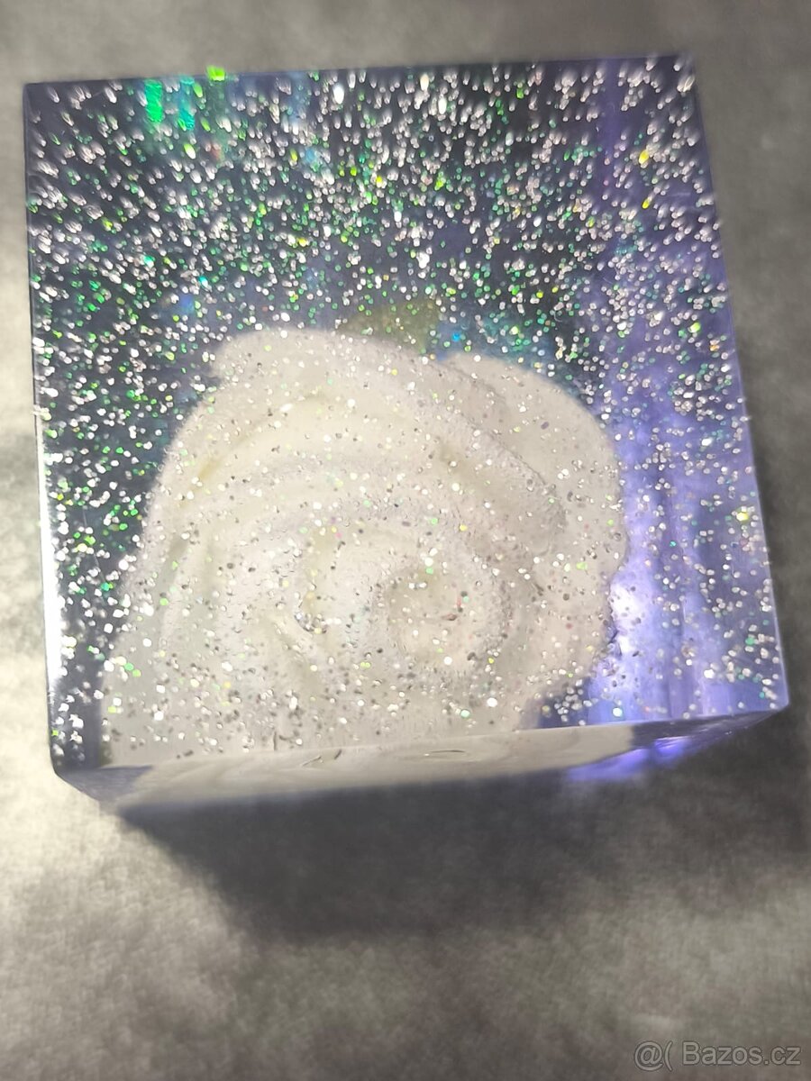 Kostka z pryskyřice - 3