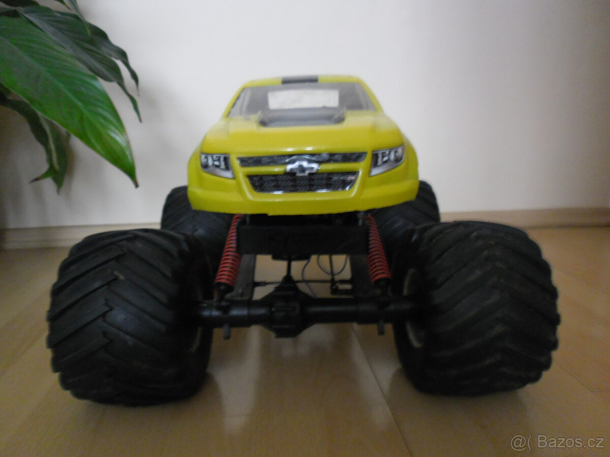 Kyosho Mad Force 1/8-spalovaci motor - 3