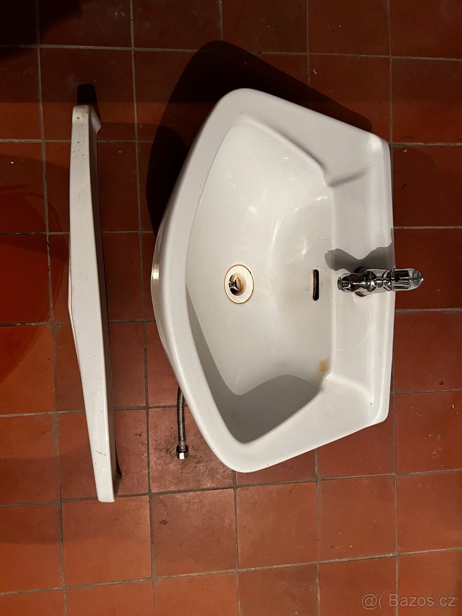 Set umyvadlo + police + baterie - 3