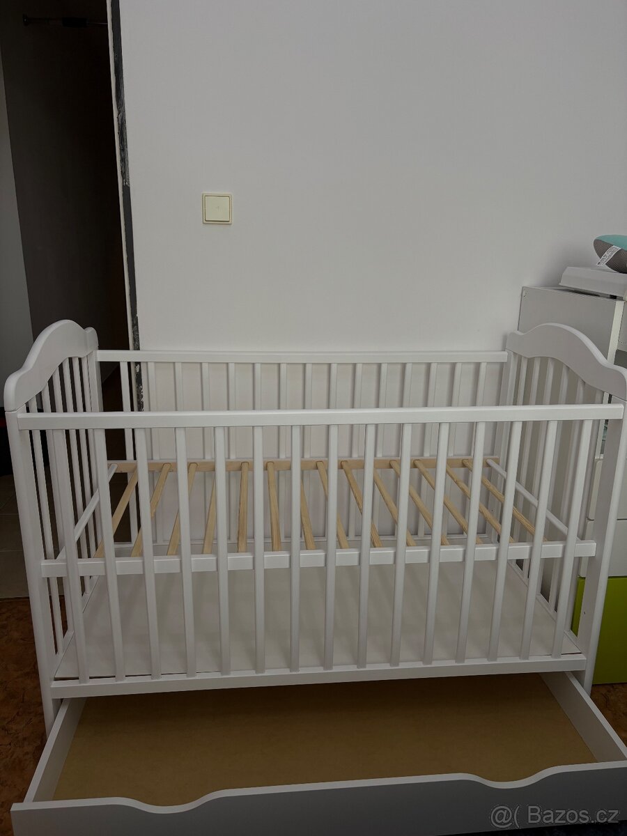 Dětská postýlka + přebalovací pult (komoda) – spěchá - 3