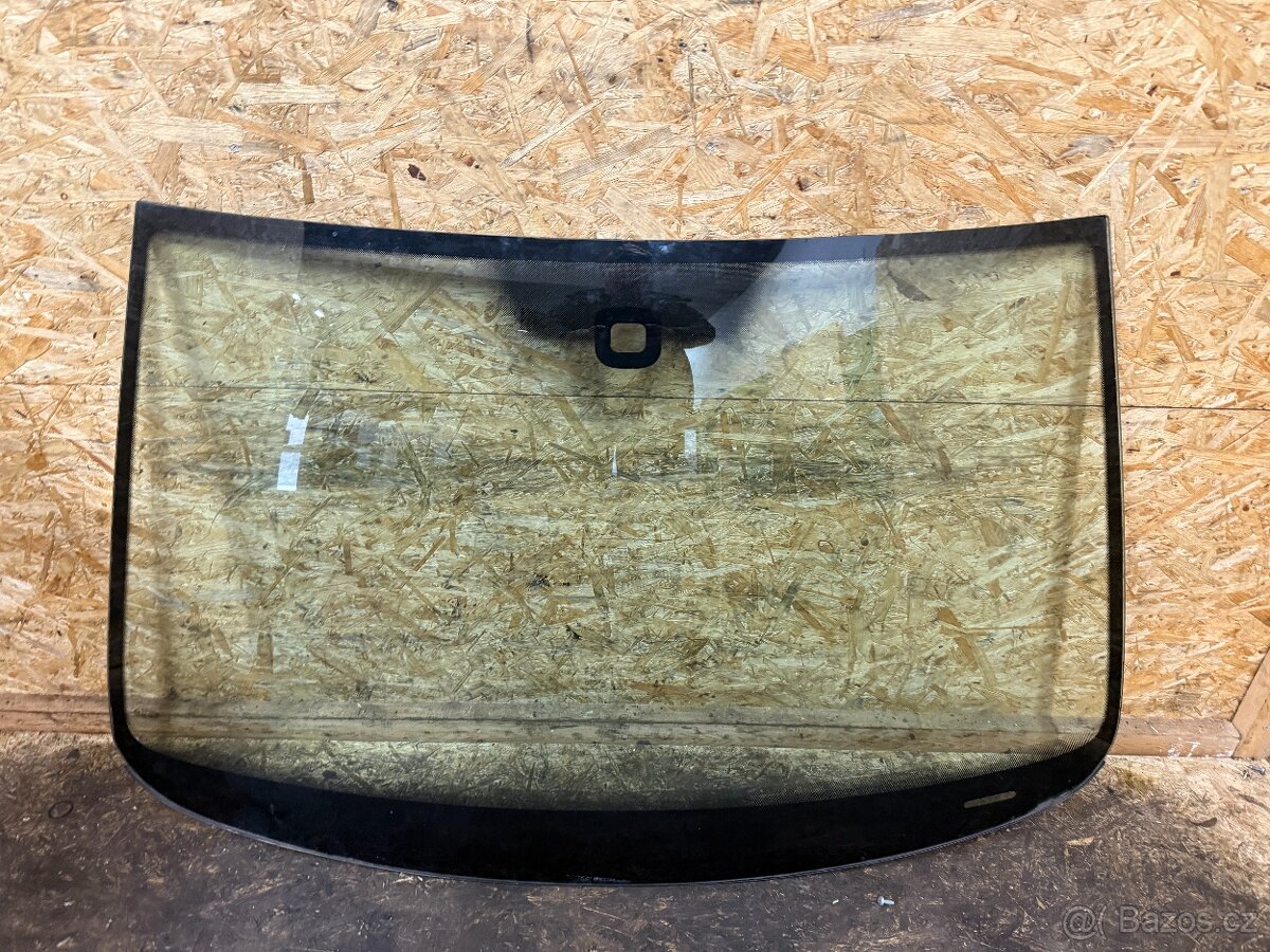 ČELNÍ OKNO VW PASSAT B7 - 3