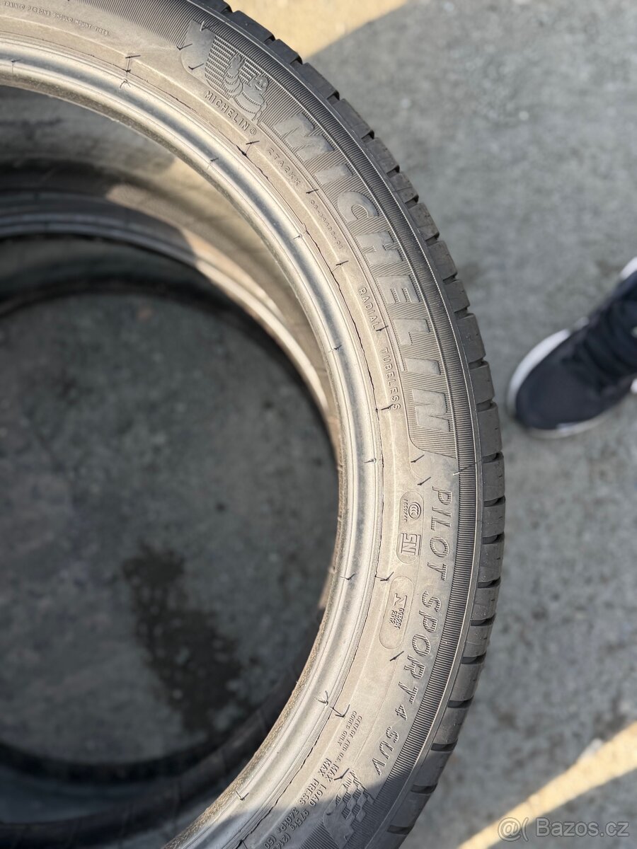 Letní Michelin pneu 275/40 R21 - 3