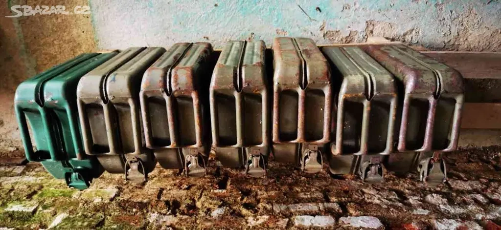 Kanystr na naftu plechový 20l Made in ČSSR - 3