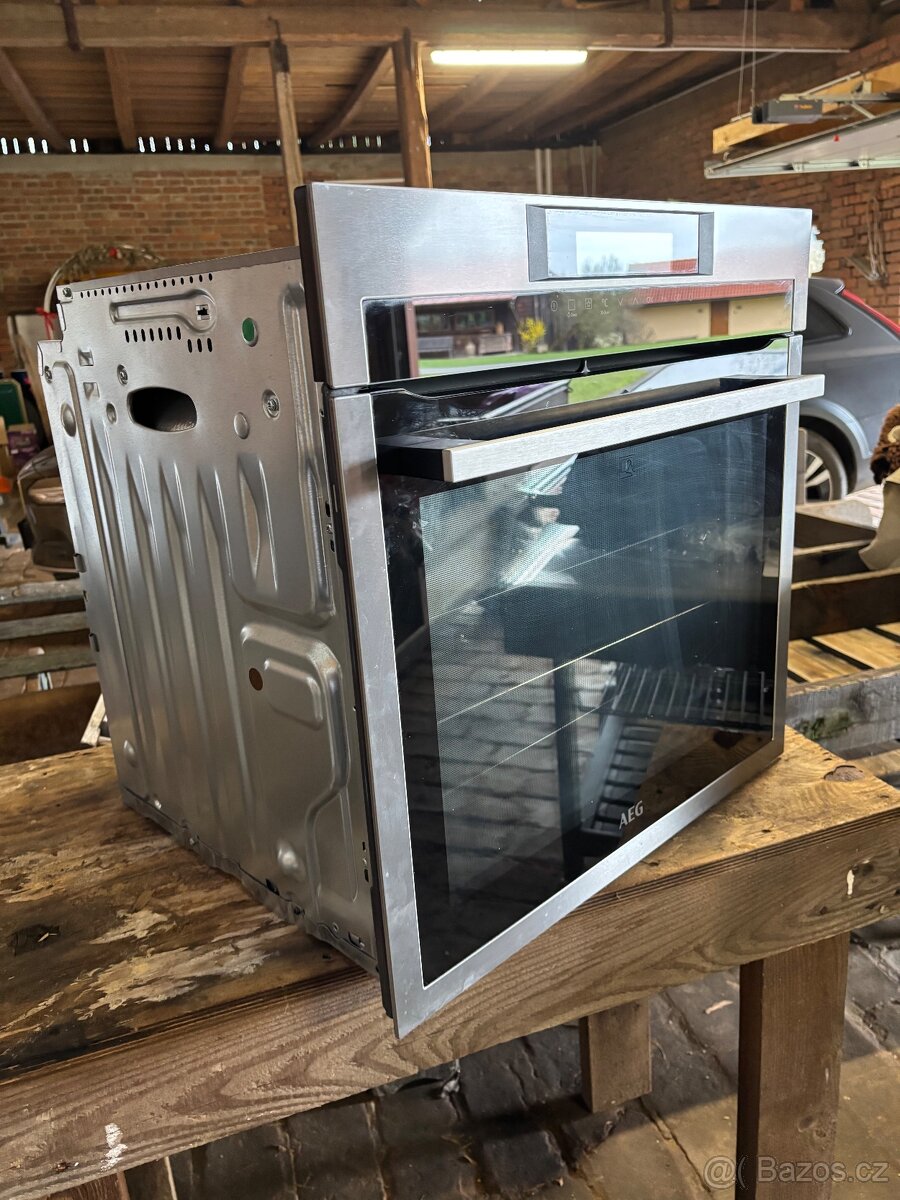 Vestavná trouba AEG s pyrolýzou - 3
