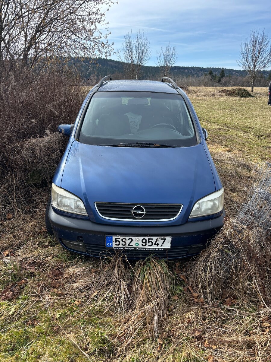 Opel Zafira 2,2 CDti - 3