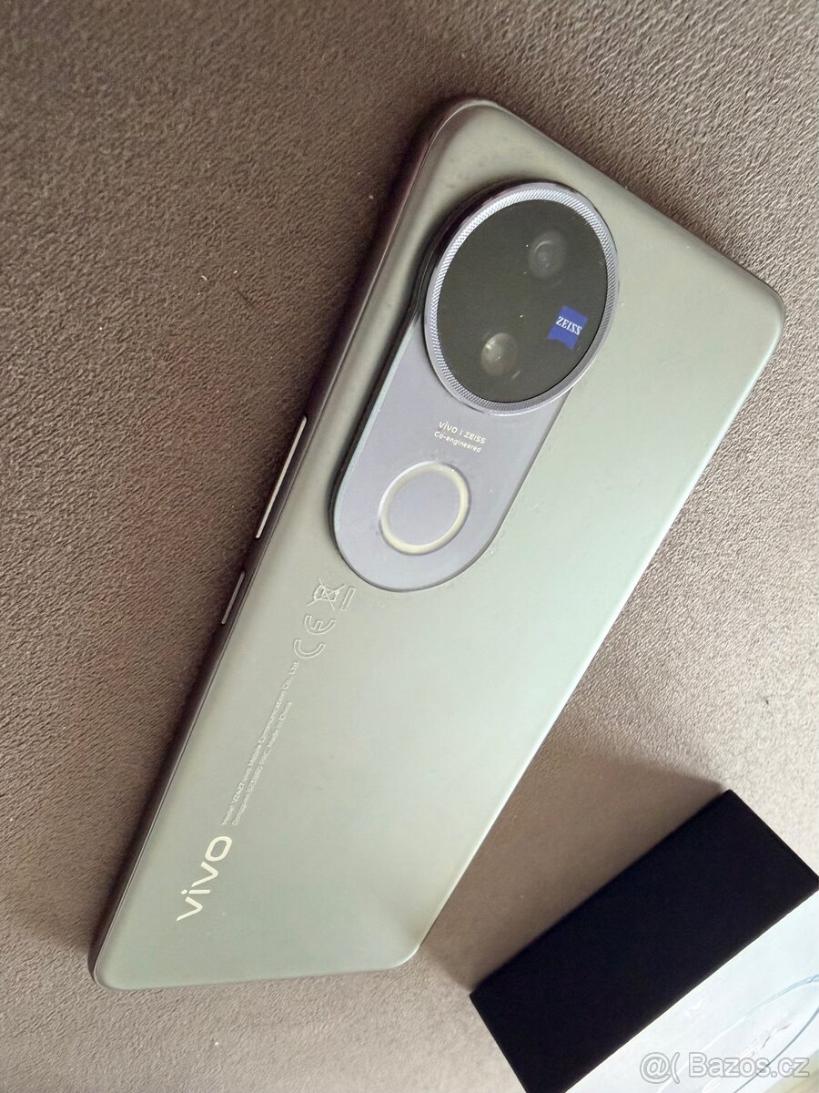 Vivo V50 - 3
