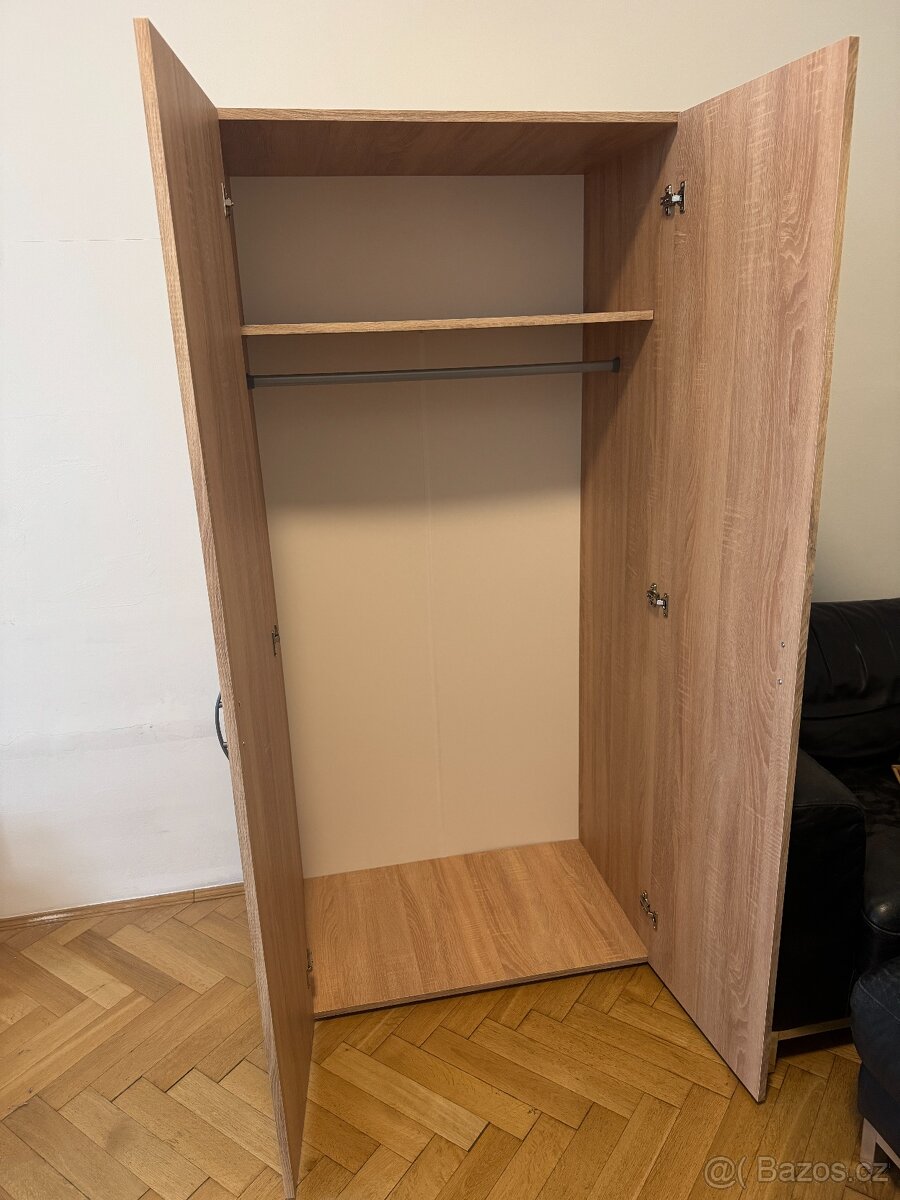 Šatní skříň - 3