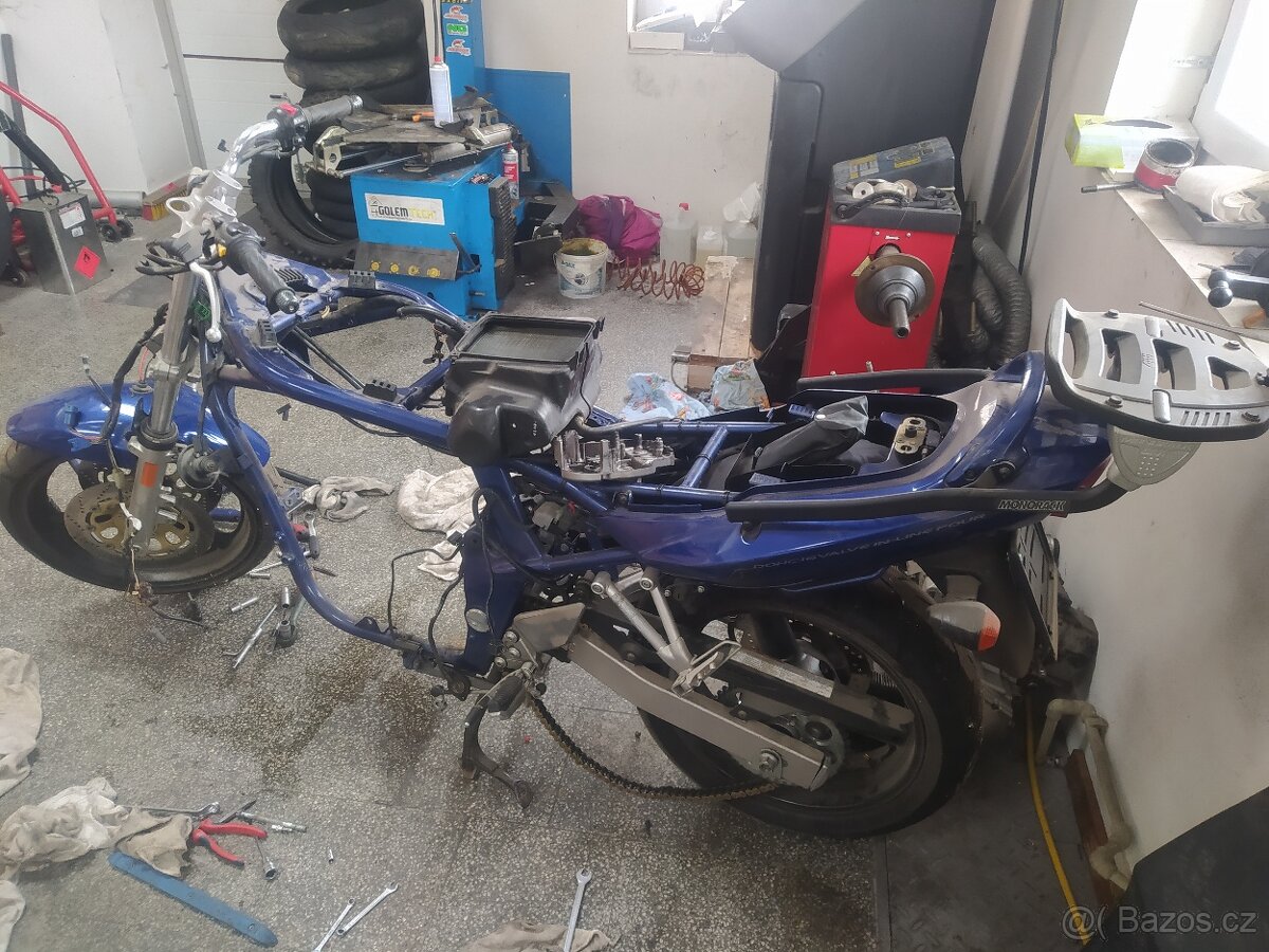 Suzuki Bandit - 3