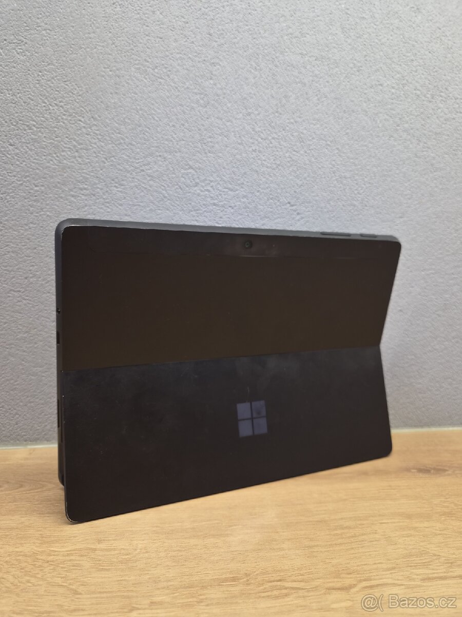 Microsoft Surface Go 3 + Klávesnice + Stylus + Krabice - 3