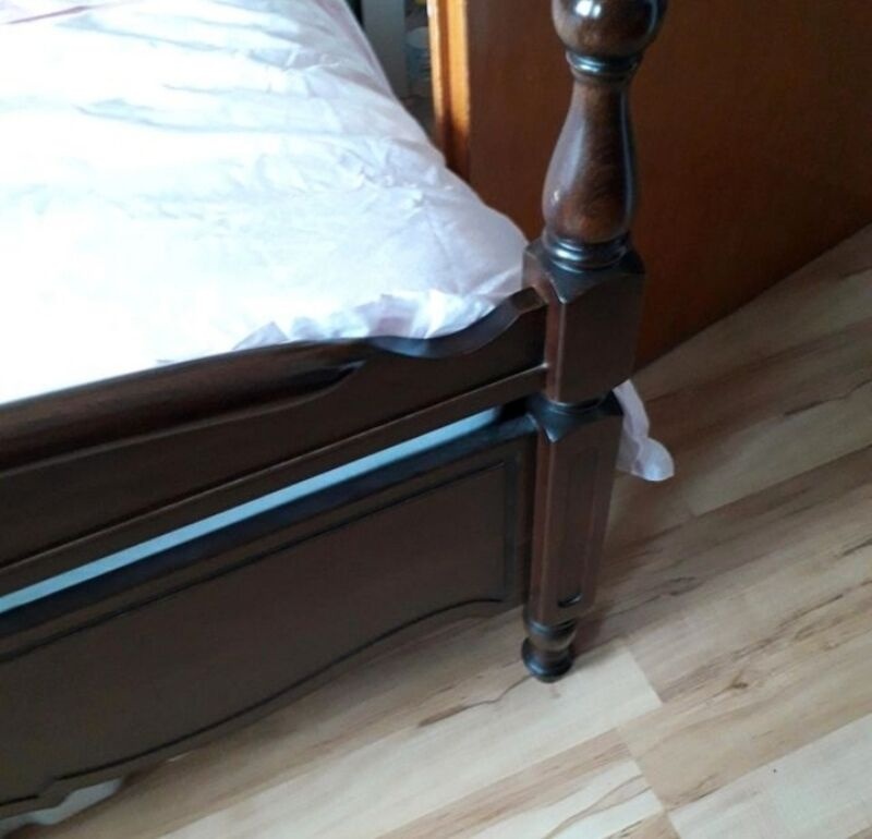 Ložnicový nábytek ořech masiv,7510 - 3