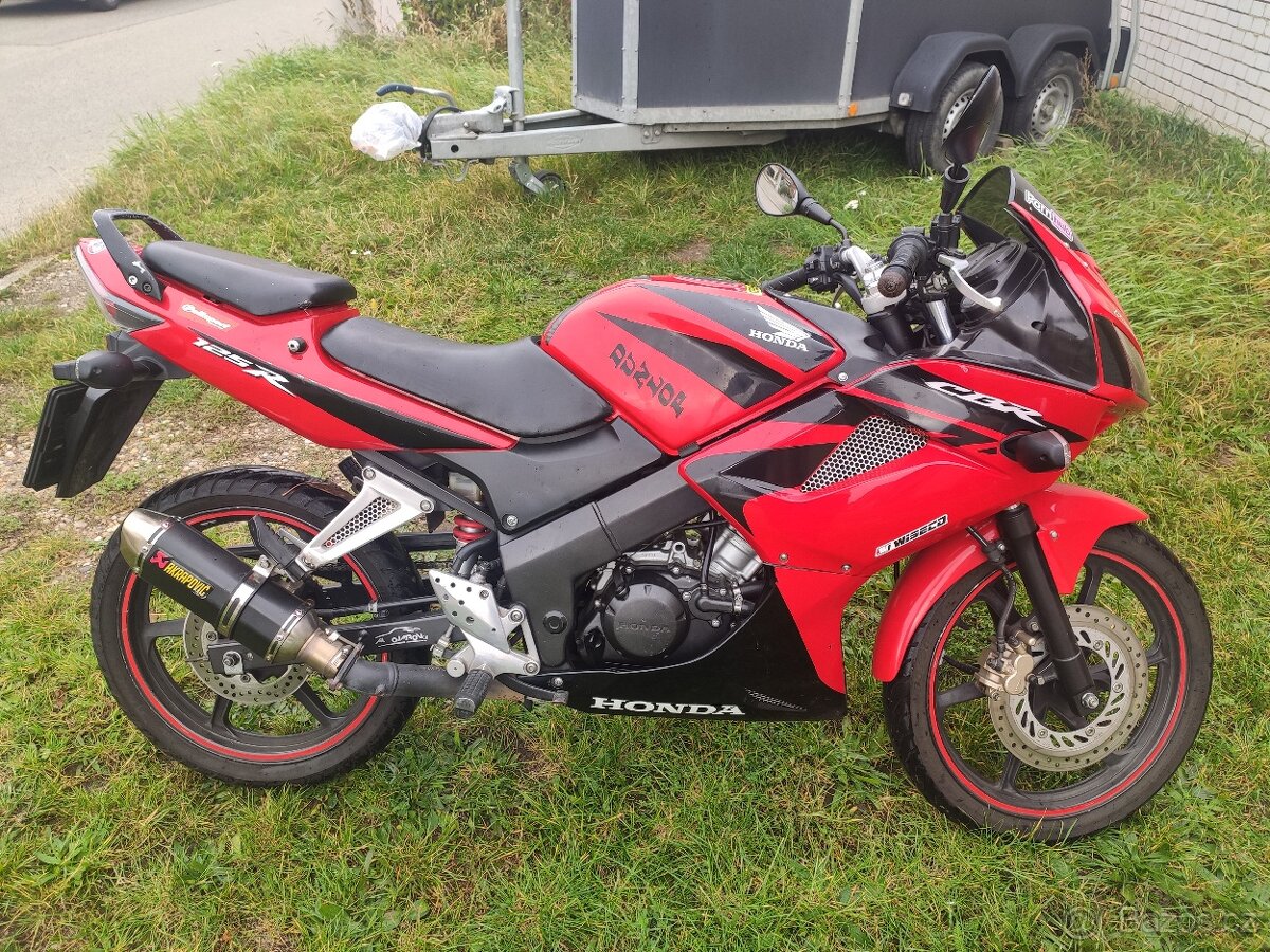 Honda CBR 125r nepojízdná - 3