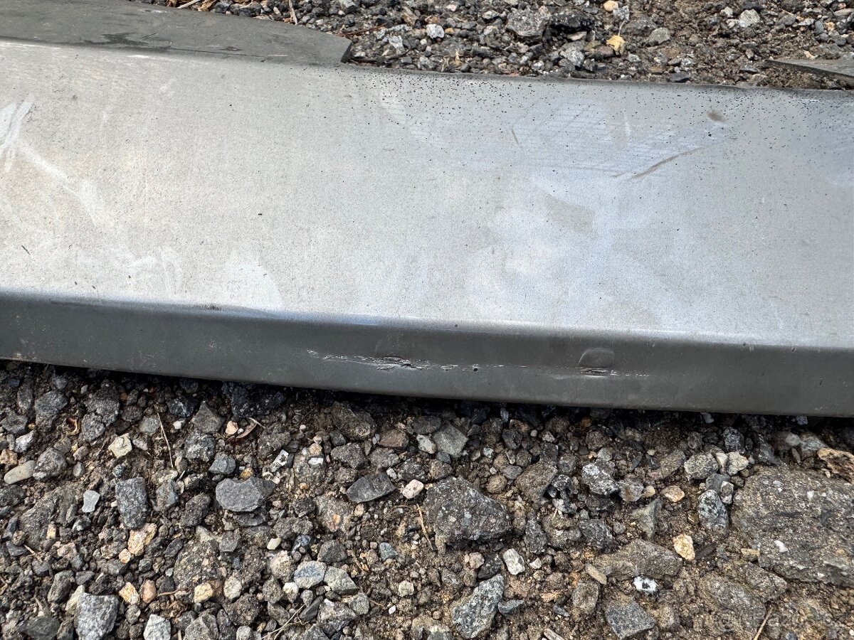 Škoda Superb 2 - zadní nárazník - 3T5 807 421 - 3