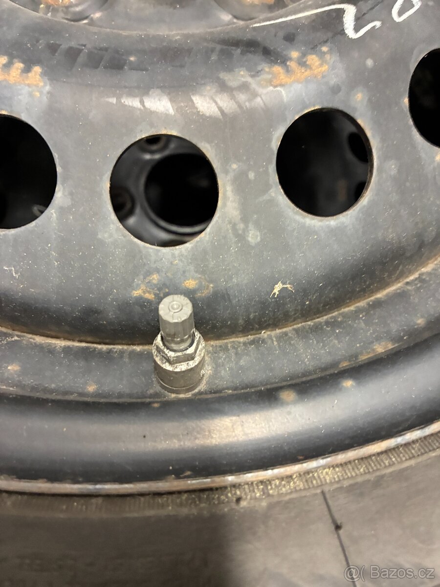 Zimní pneu vč TPMS + plechový disk Kia Ceed, cena za 1ks - 3