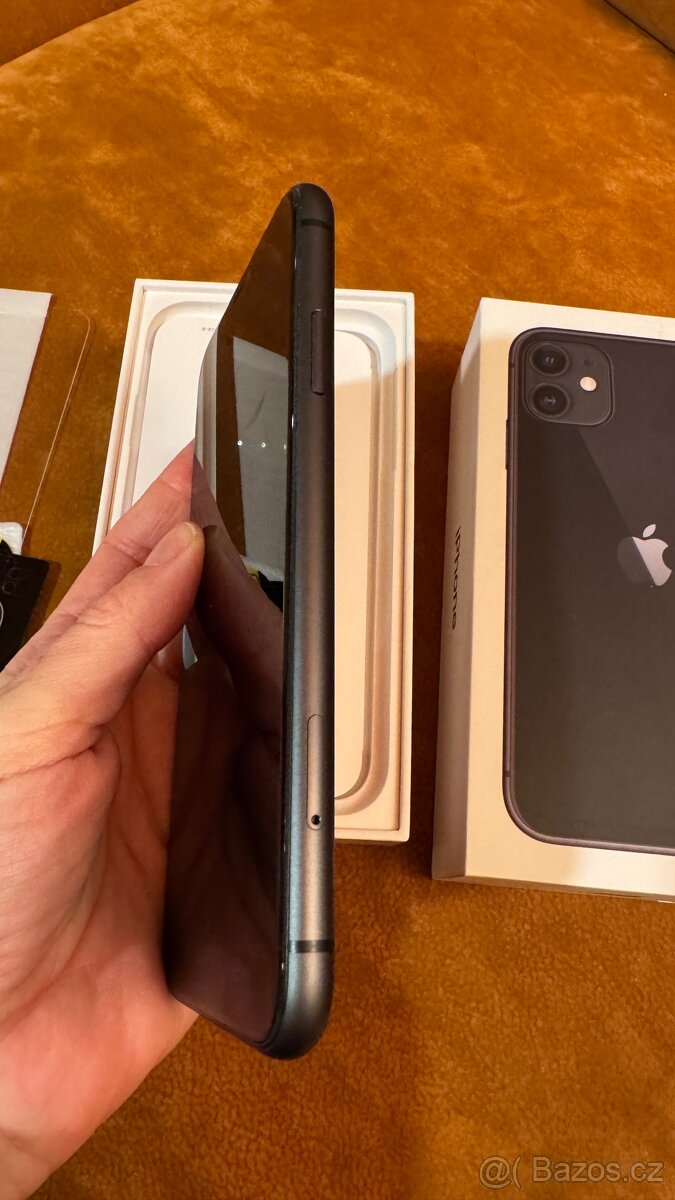 IPhone 11 64GB černý, top stav - 3