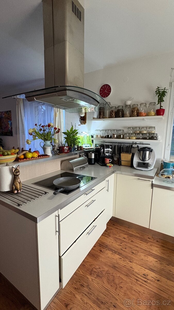 Kuchyně, korpusy, spotřebiče - 3