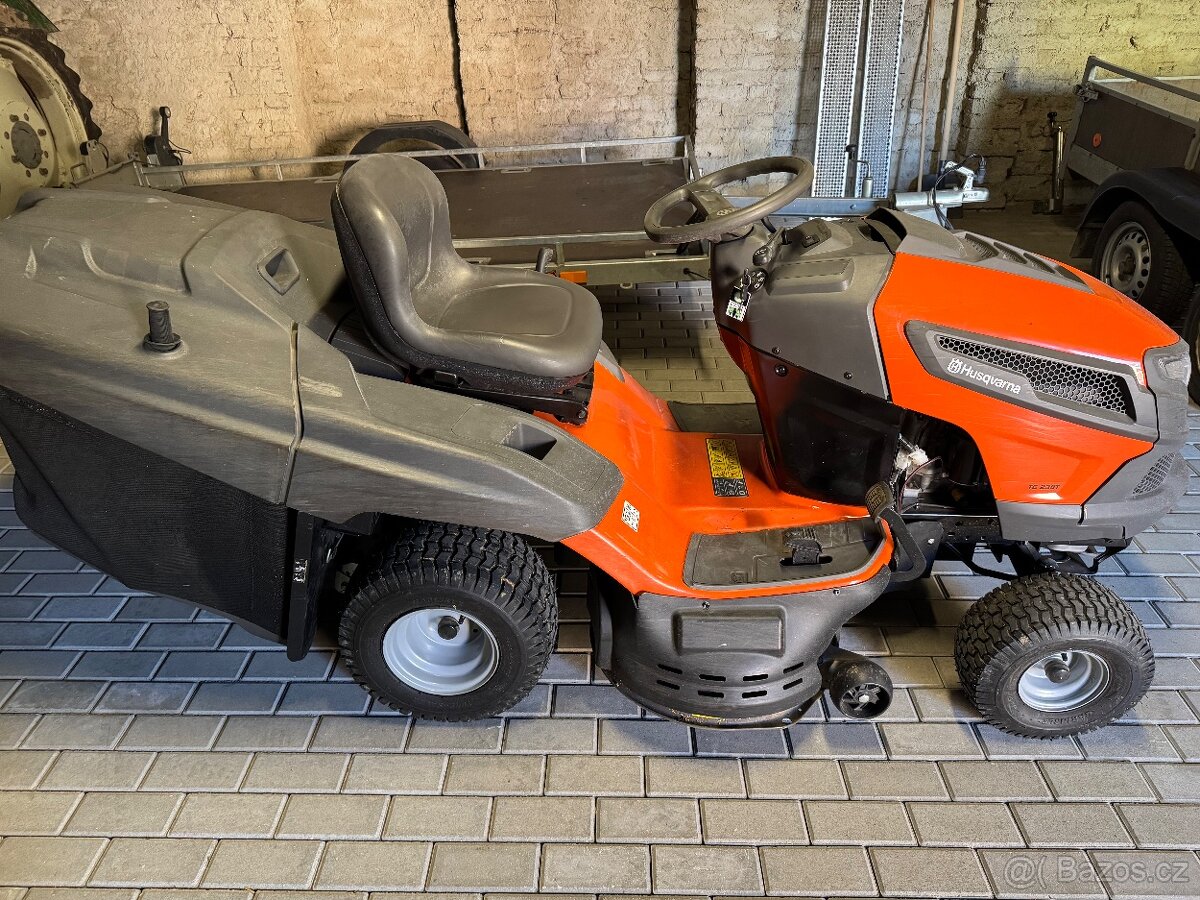 Zahradní traktor Husqvarna 238 TC - 3