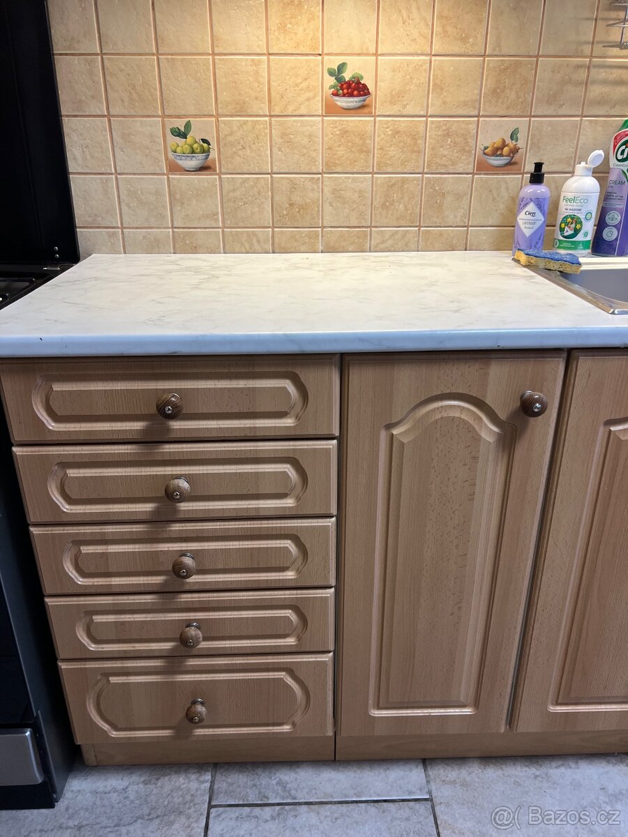 Kuchyňska linka, dřez, baterie. - 3