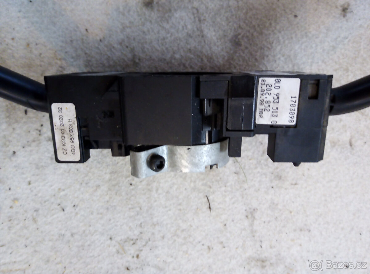 přepínače pod volant, páčky stěračů, světel Octavia I - 3