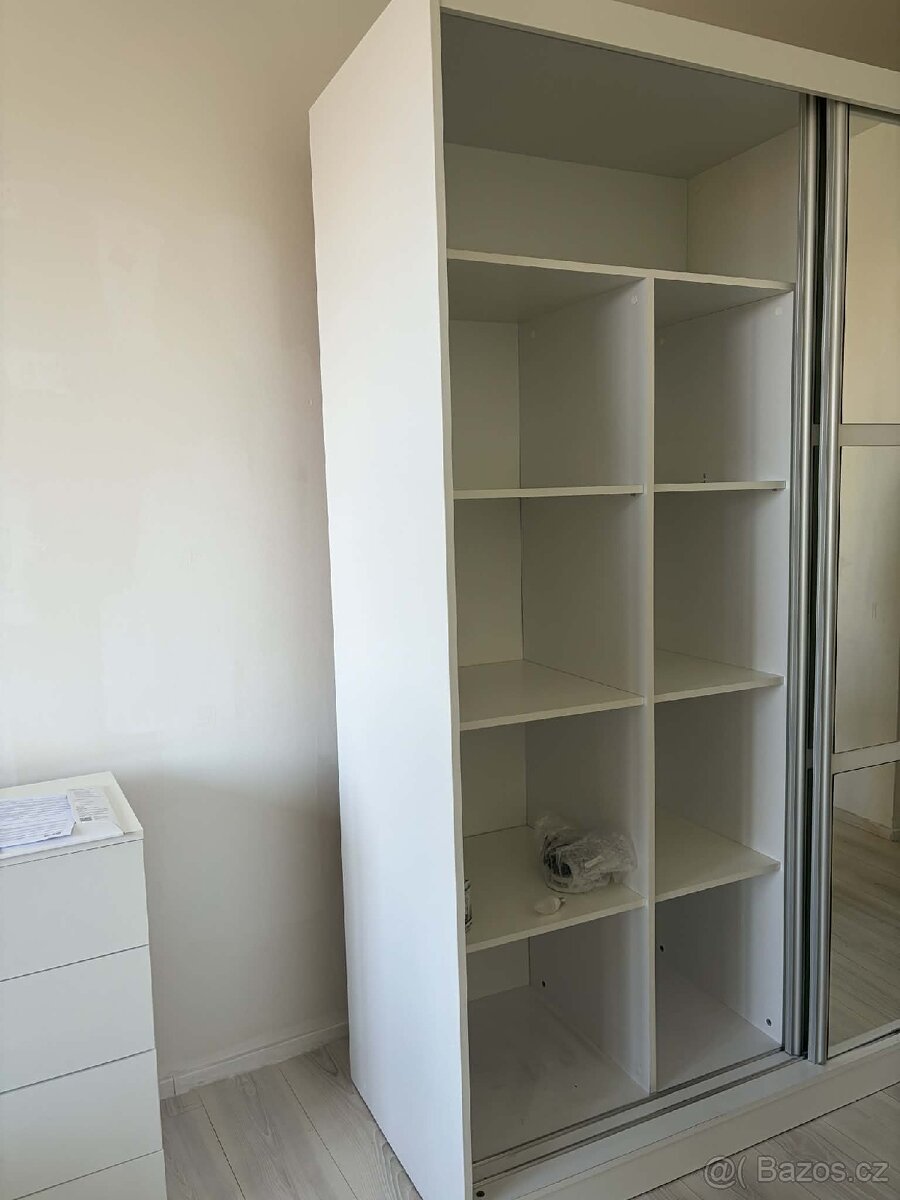 Šatní skrin - 3
