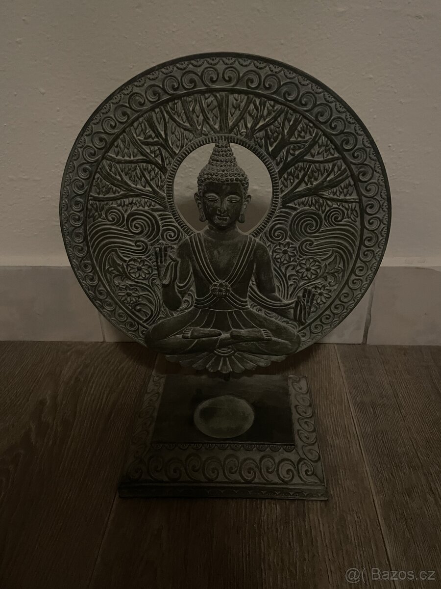 Svícen Budha - 3