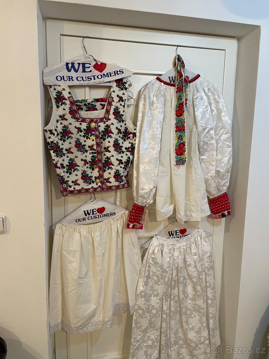 Dívčí kroj - 3