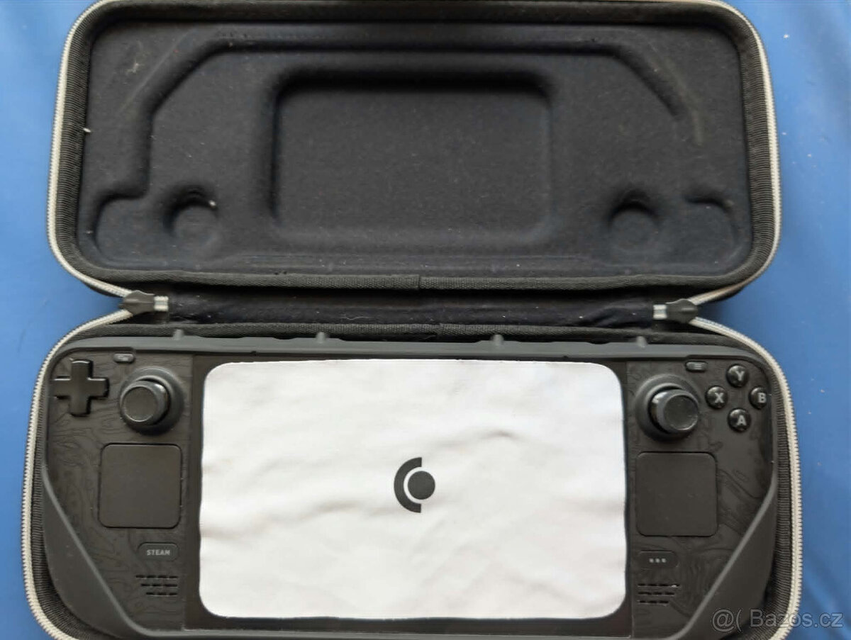 Steam Deck OLED 1TB + Dbrand Killswitch - 3