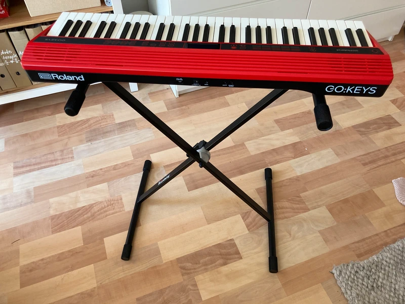 Klávesy Roland GO:keys + Soundking skládací klávesový stojan - 3