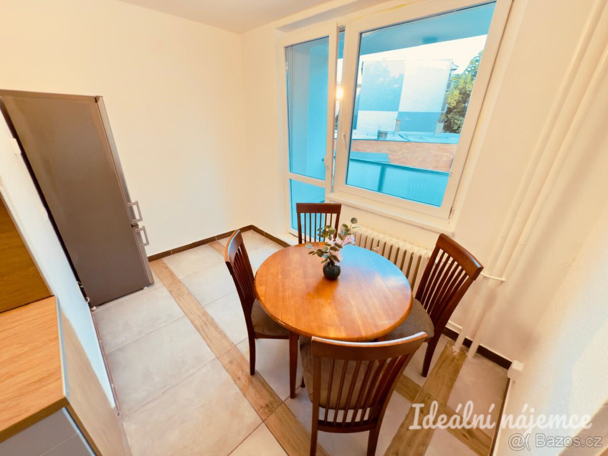 Pronájem bytu 2+1, , J. Palacha 26, Břeclav - 15.000,- Kč/mě - 3