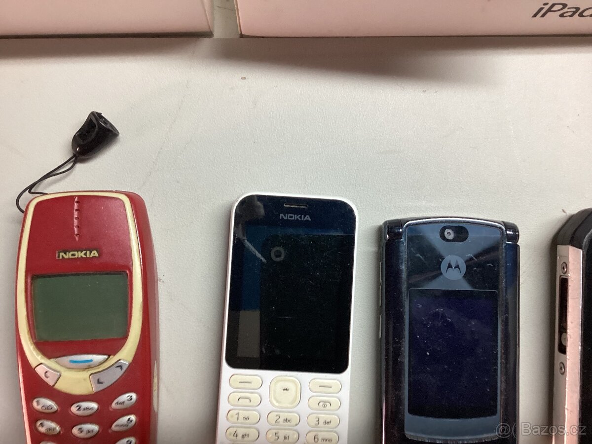 Stare telefonyNabizim několik znacek - 3