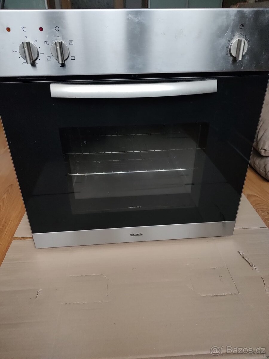 Digestoř, horkovzdušná trouba, plynová deska - 3