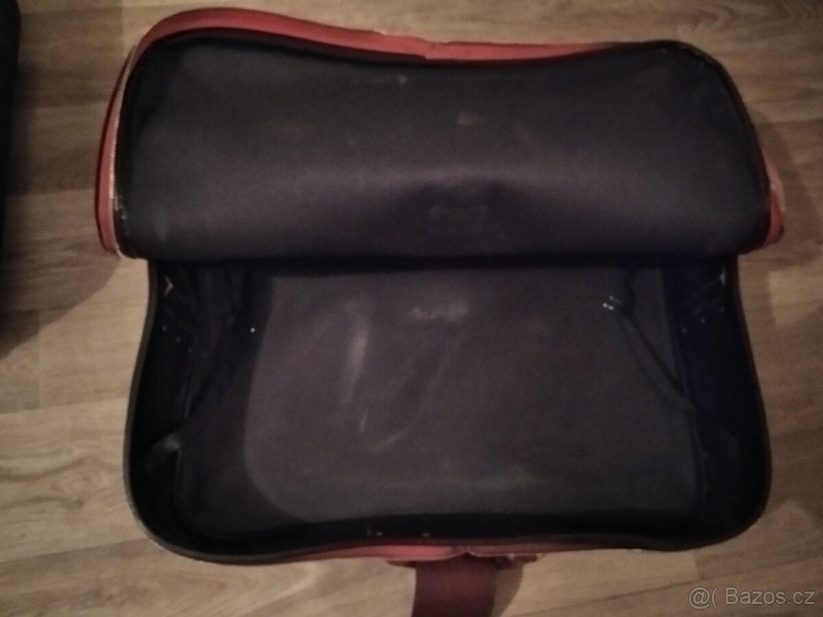 Starý kožený kufr, na zip. Barva hnědá. - 3