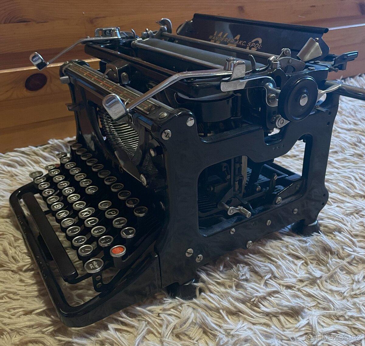 Prodám psací a šicí stroj - 3