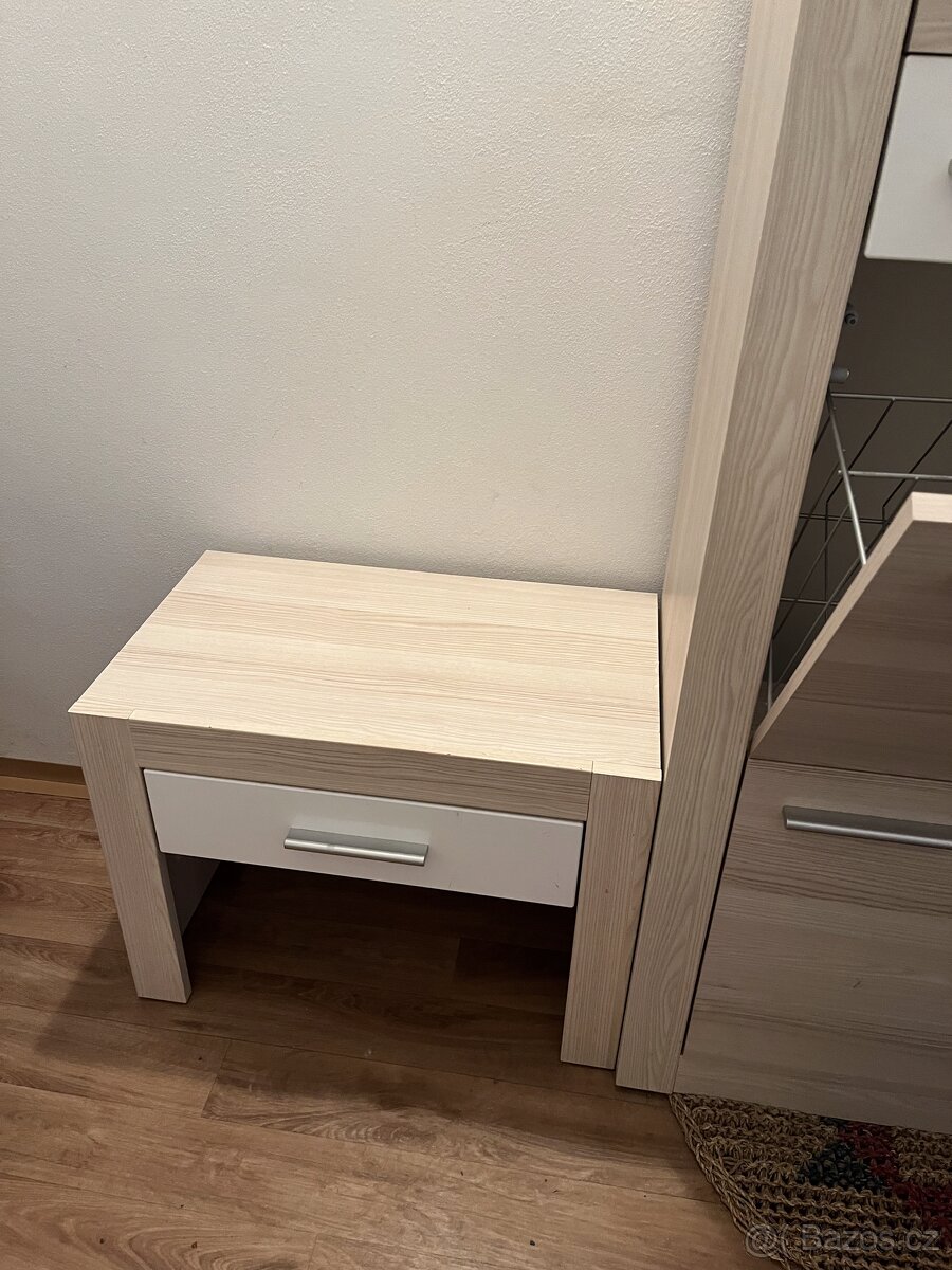 Botník se stoličkou - 3