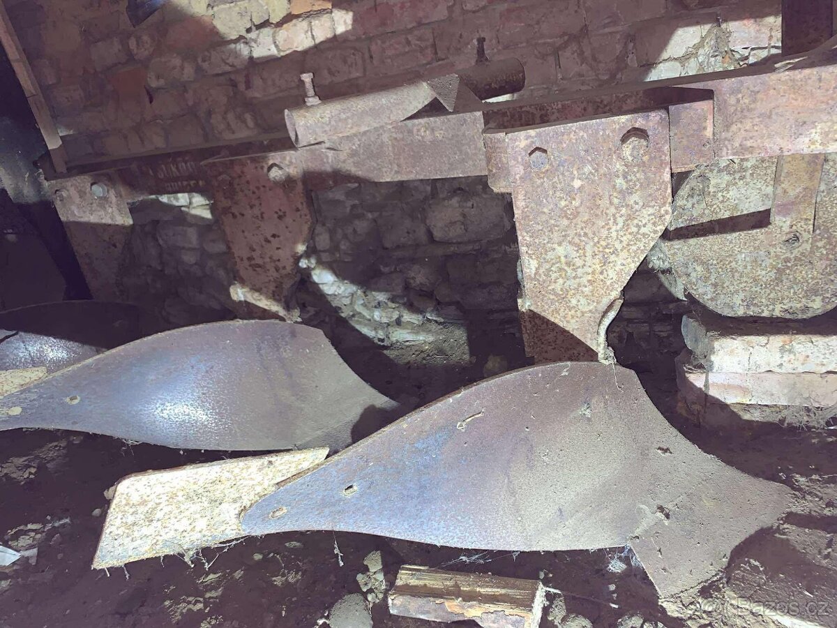 Traktor Zetor 6911 - 3