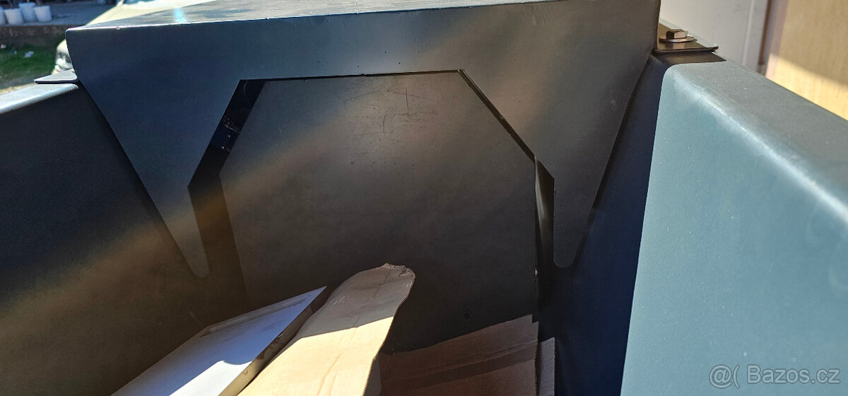 Prodám Štípačku APD-450 z vynášecím dopravníkem. - 3