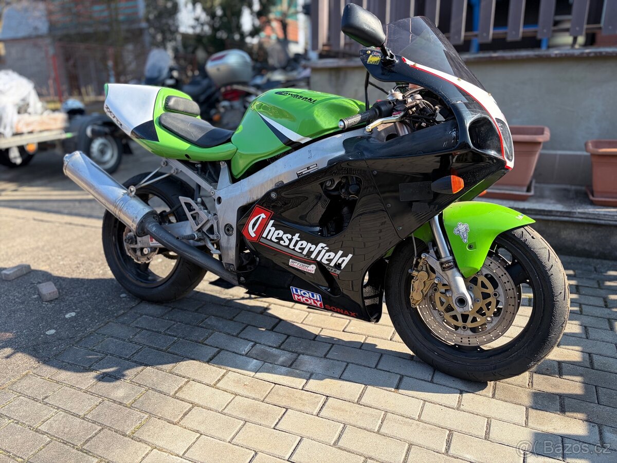 Kawasaki Zx7r - 3