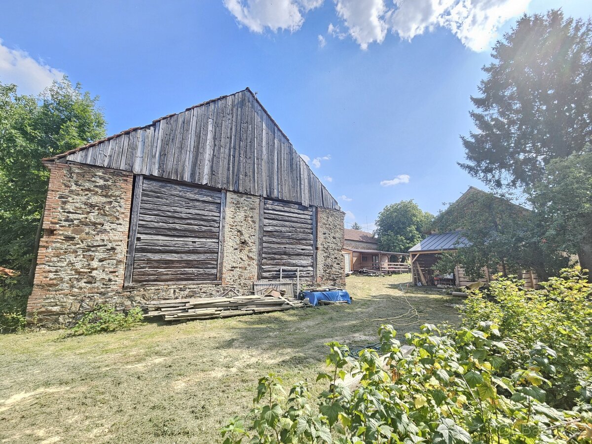 Prodej stavebního pozemku 5 474 m², Slatina, ev.č. 20308 - 3