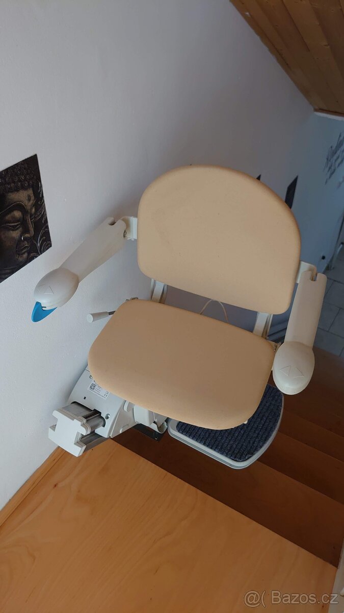 Schodišťová sedačka schodolez Handicare 950 - 3