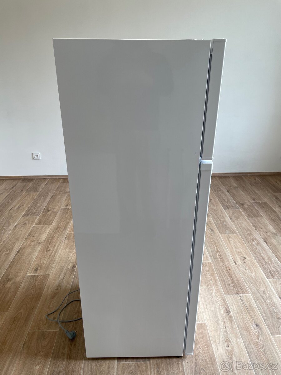 Lednice ETA (rok stará V ZÁRUCE, bez poškození) - 3