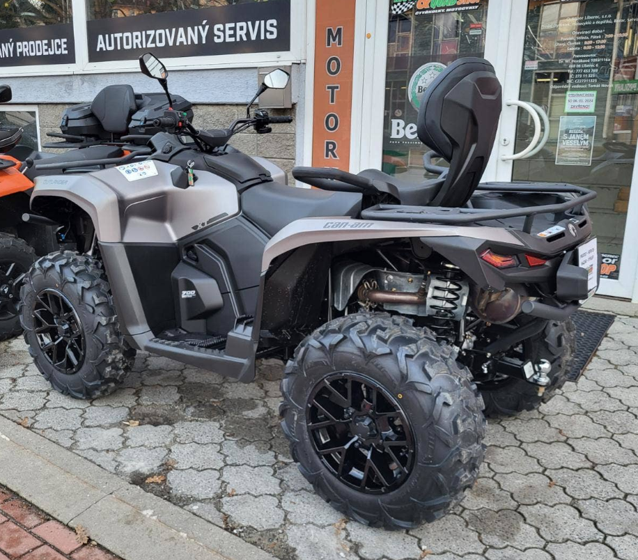 CAN-AM Outlander Max 700 XT ABS, INT Platinum Satin, MY25