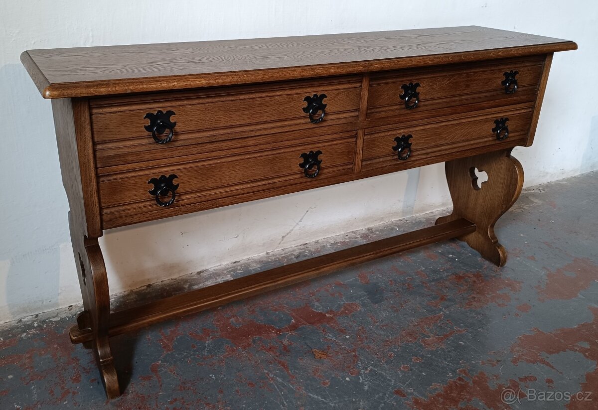 Dubová, rustikální komoda s kováním. - 3