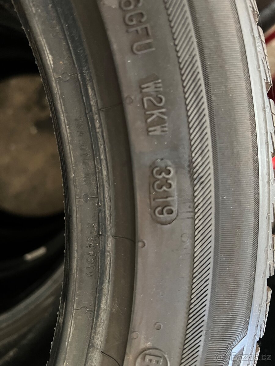 235/45 R18 zimní - 3