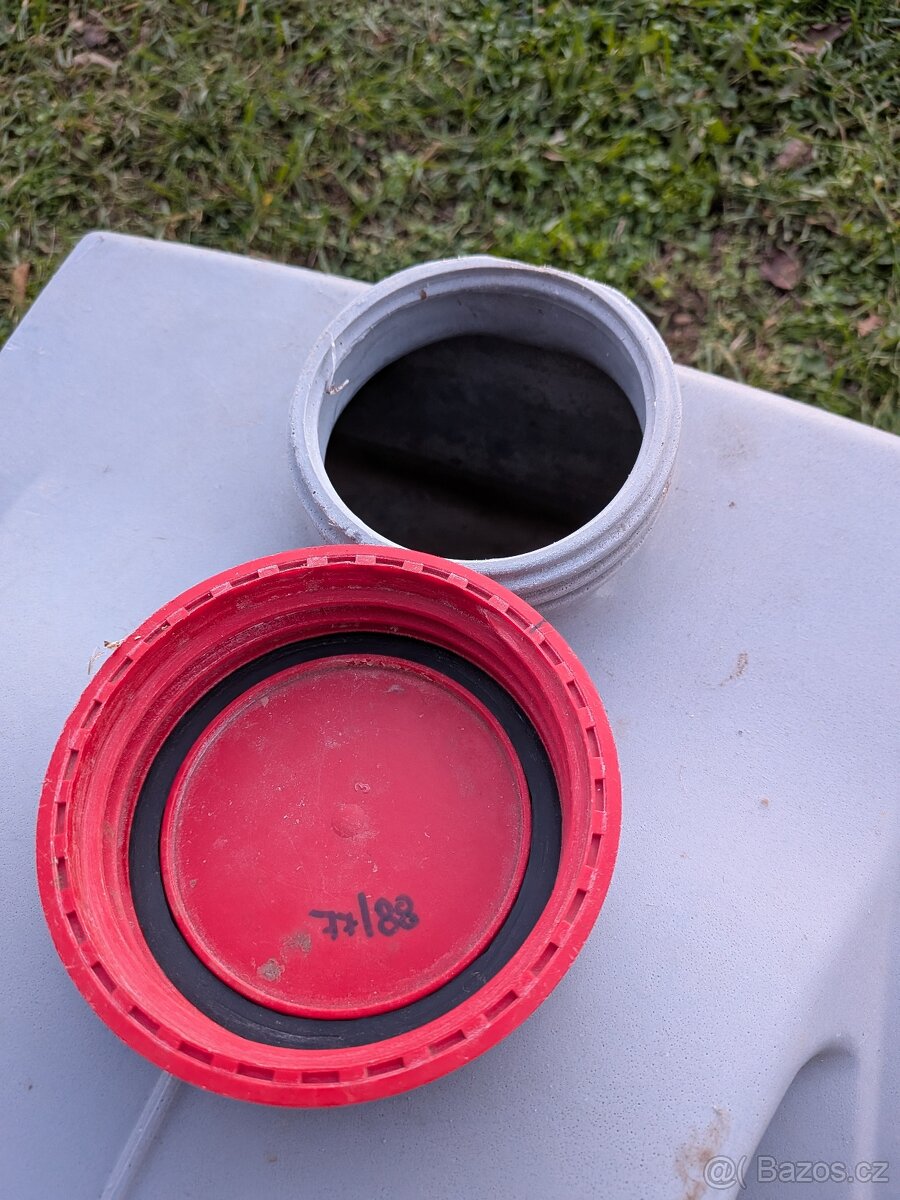 Nádrž na odpadní vodu ke karavanu - 3