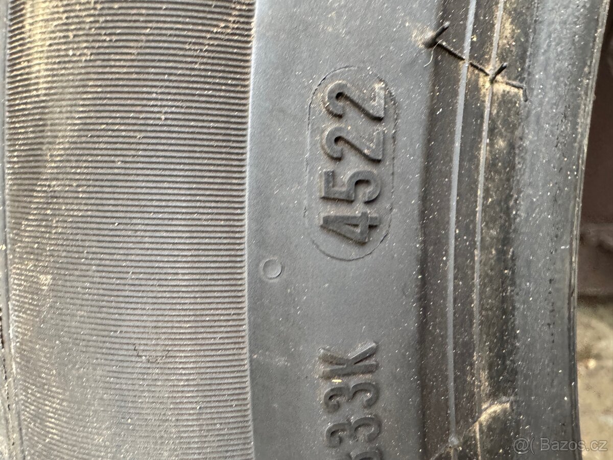 Pirelli Powergy 245/45 R19 102Y - 3