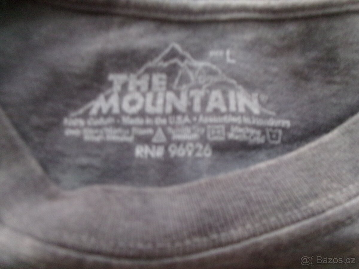 Nové triko s motivem vesmíru. - 3