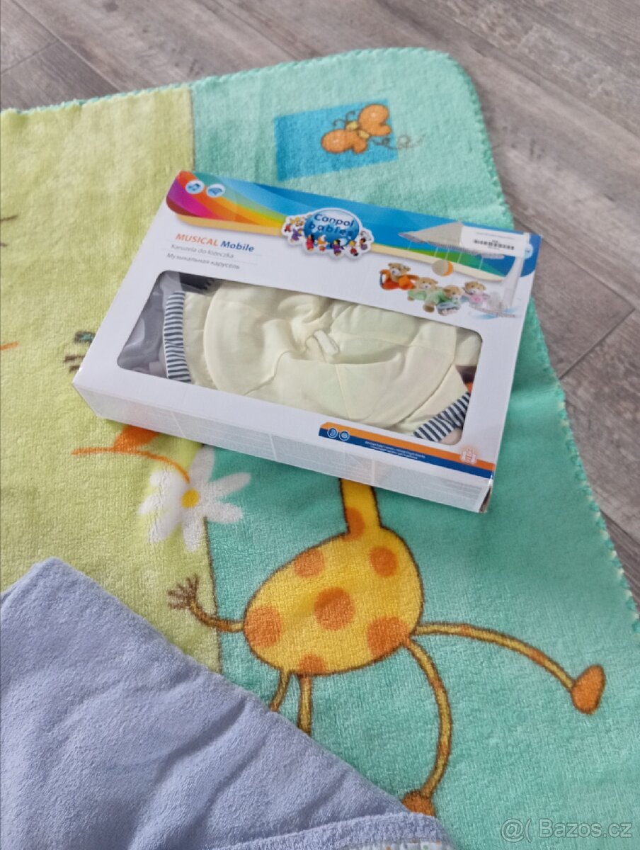 Deka, osuška a kolotoč nad postýlku - 3