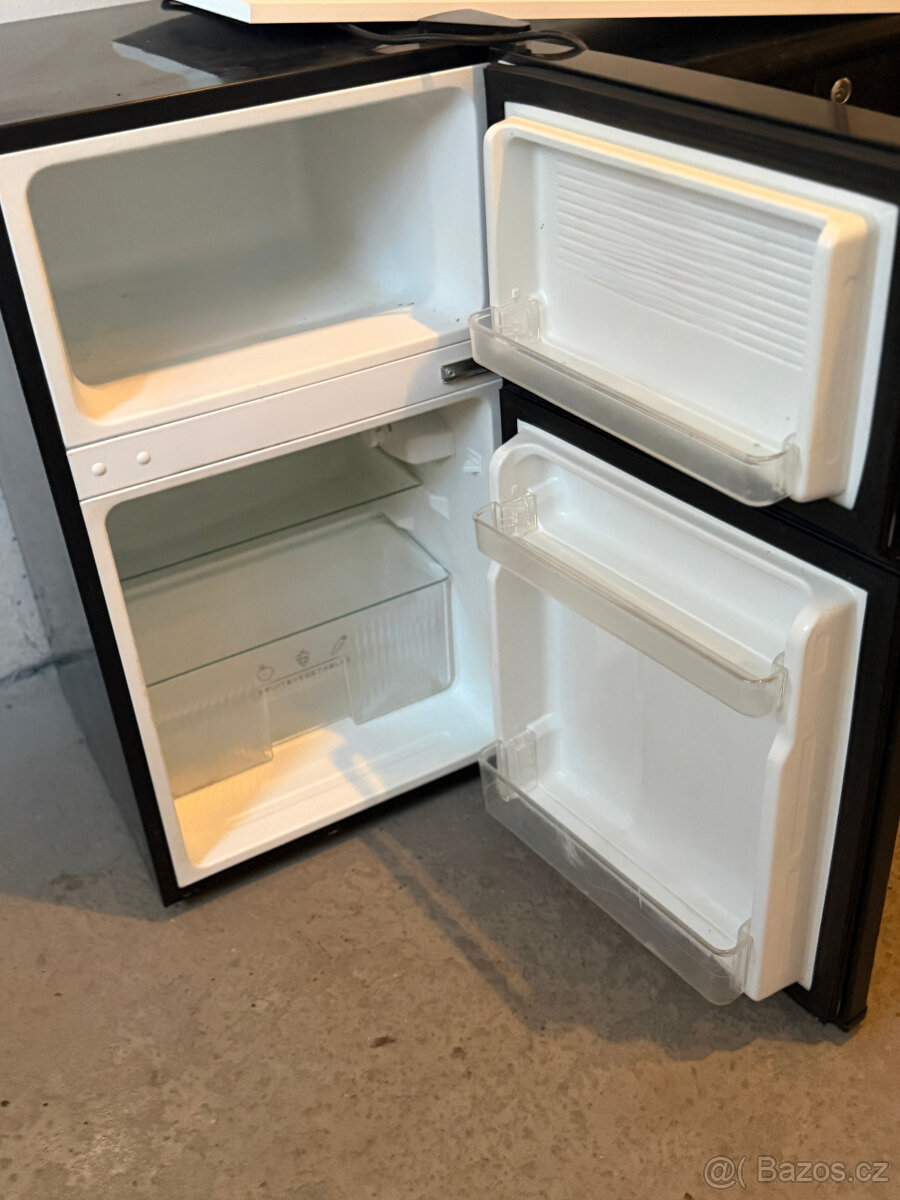 Lednice s mrazákem Klarstein Big Daddy 87L - 3