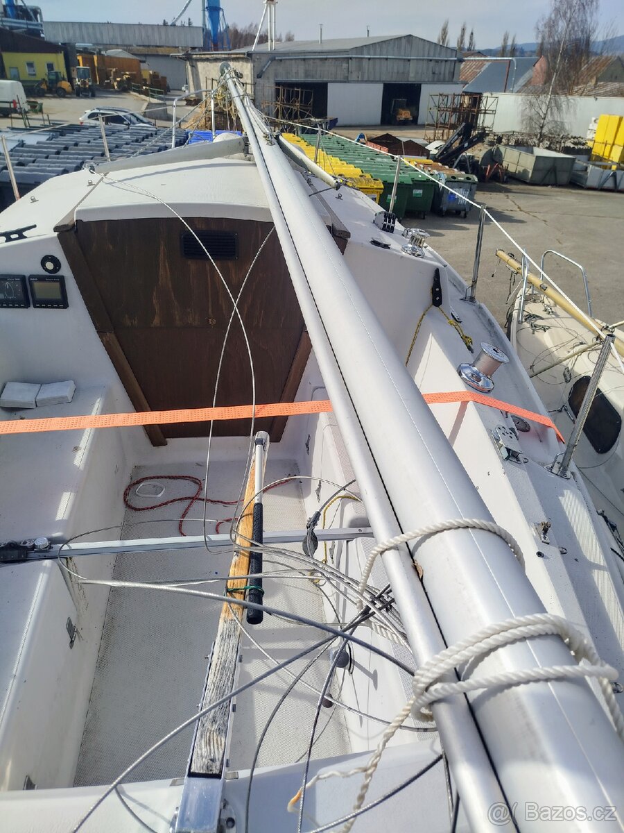 Plachetnice Jeanneau Sangria (7,6 m) - 3