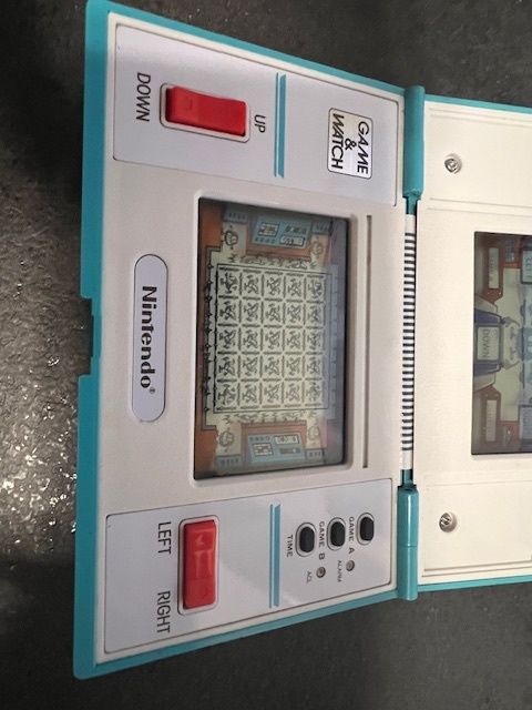 Nintendo GAME&WATCH SQUISH - 3